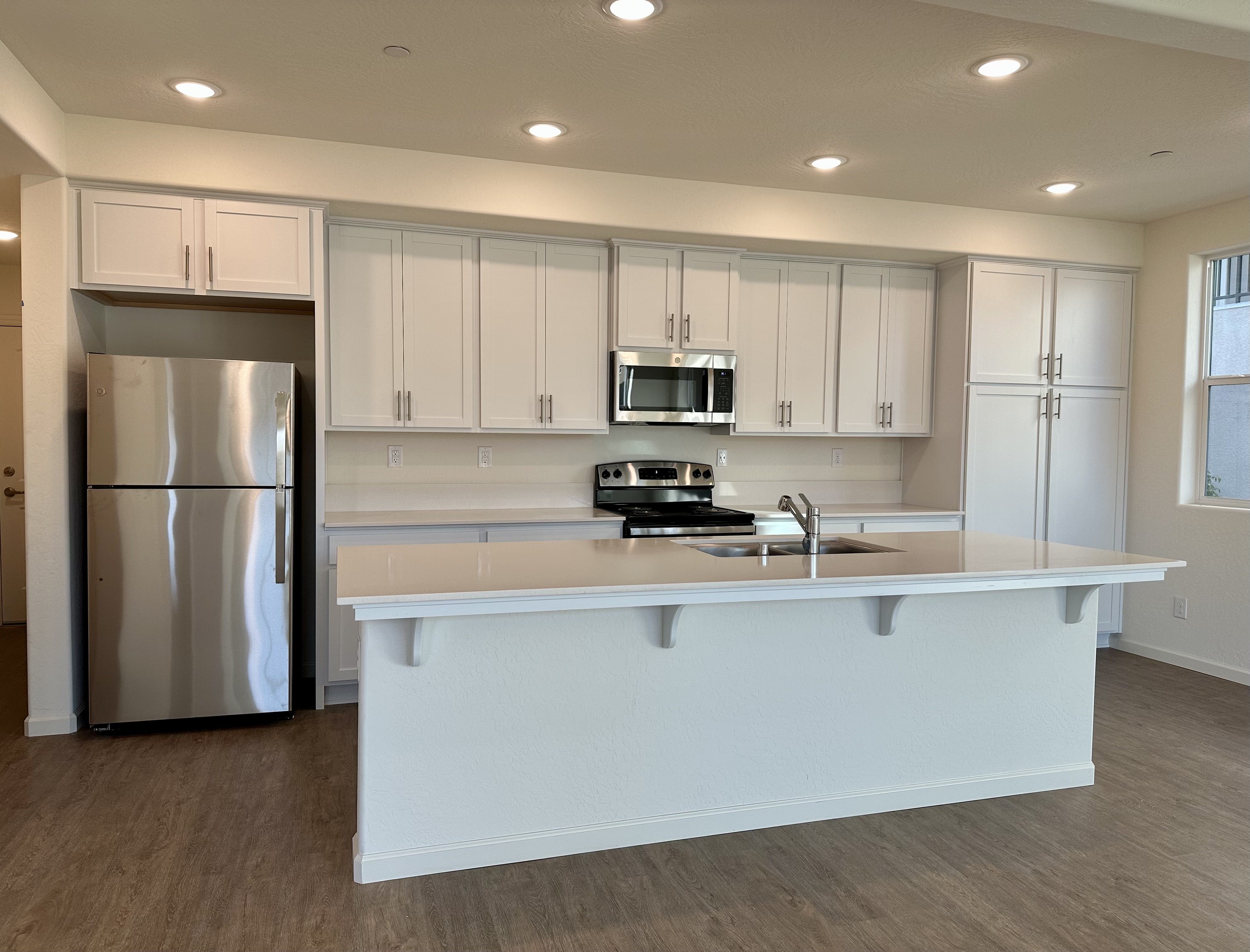 Portola Plaza is a similar property to La Paz Apartments located in Clovis